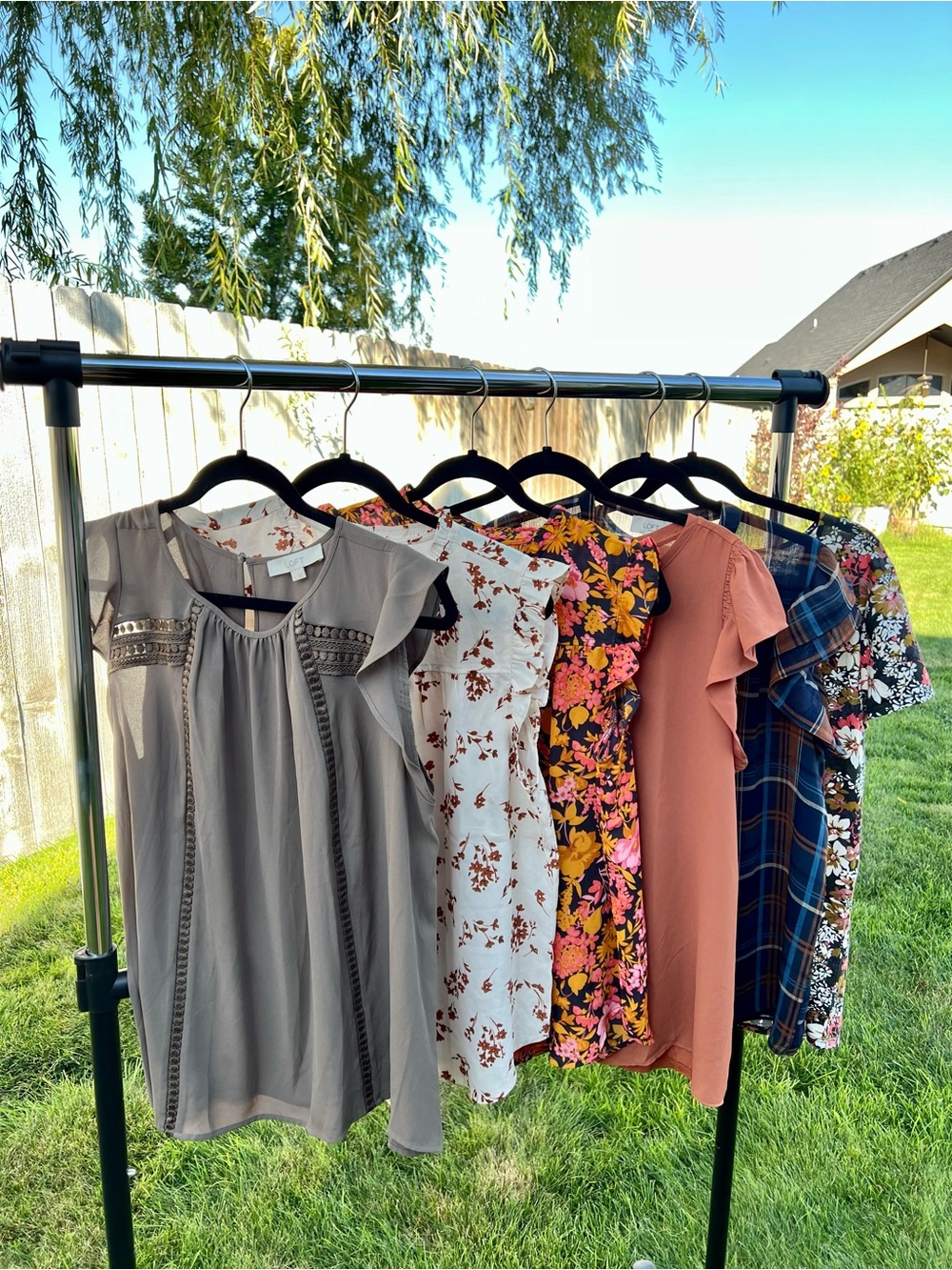 6 Assorted Loft / Loft Outlet Tops- Latge